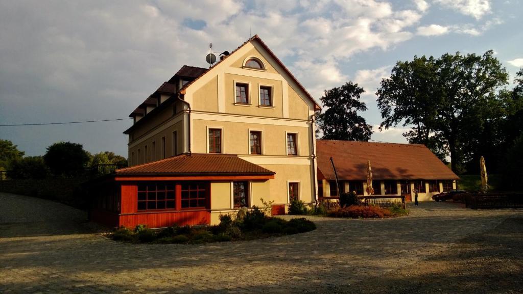 Pension Mlyn Stare Mitrovice Sedlec-Prcice Exteriör bild