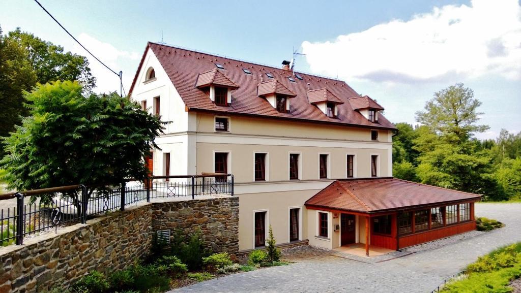 Pension Mlyn Stare Mitrovice Sedlec-Prcice Exteriör bild